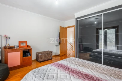 Moradia T4 para Venda em Adoufe e Vilarinho de Samardã