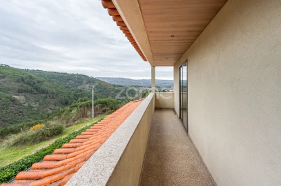 Moradia T4 para Venda em Adoufe e Vilarinho de Samardã