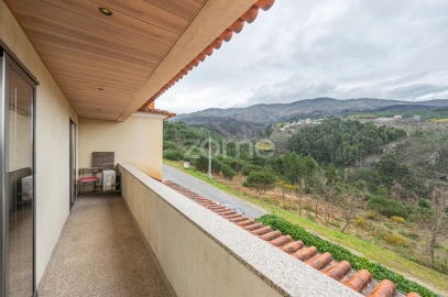 Moradia T4 para Venda em Adoufe e Vilarinho de Samardã