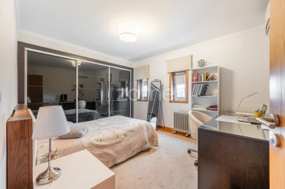 Moradia T4 para Venda em Adoufe e Vilarinho de Samardã