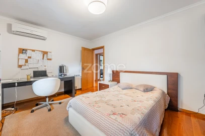 Moradia T4 para Venda em Adoufe e Vilarinho de Samardã