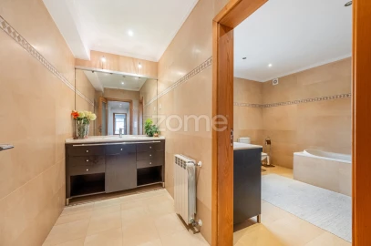 Moradia T4 para Venda em Adoufe e Vilarinho de Samardã