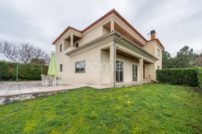 Moradia T4 para Venda em Adoufe e Vilarinho de Samardã