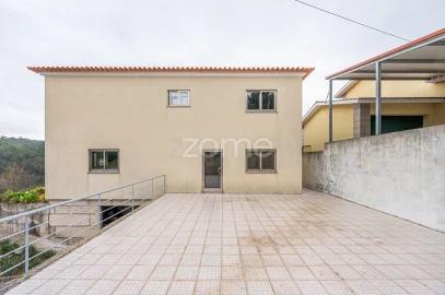 Moradia T4 para Venda em Adoufe e Vilarinho de Samardã