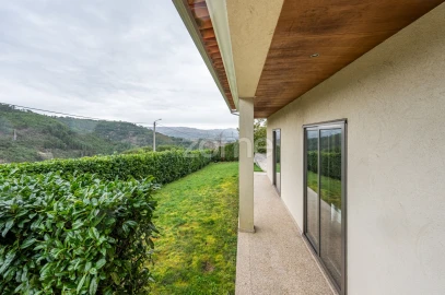 Moradia T4 para Venda em Adoufe e Vilarinho de Samardã