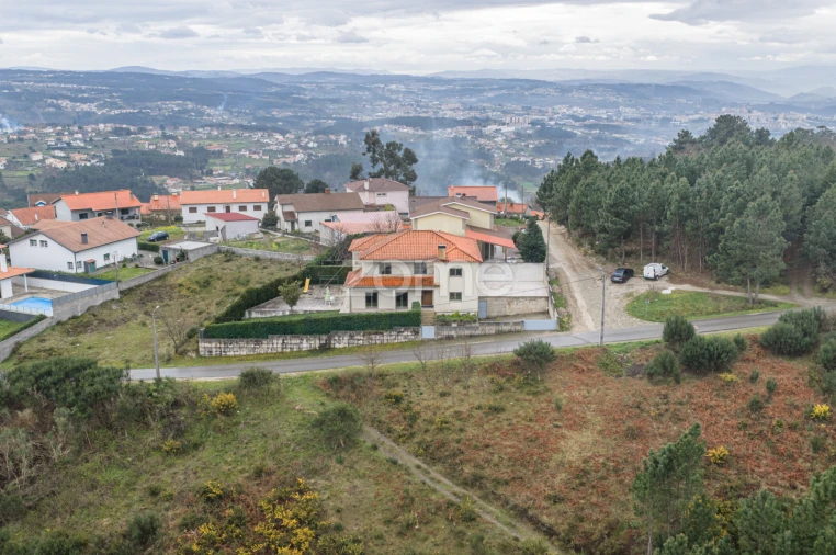 Moradia T4 para Venda em Adoufe e Vilarinho de Samardã Foto 2
