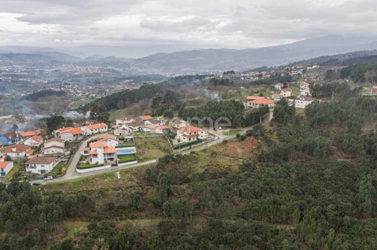 Moradia T4 para Venda em Adoufe e Vilarinho de Samardã Foto 9