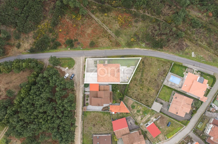 Moradia T4 para Venda em Adoufe e Vilarinho de Samardã Foto 3