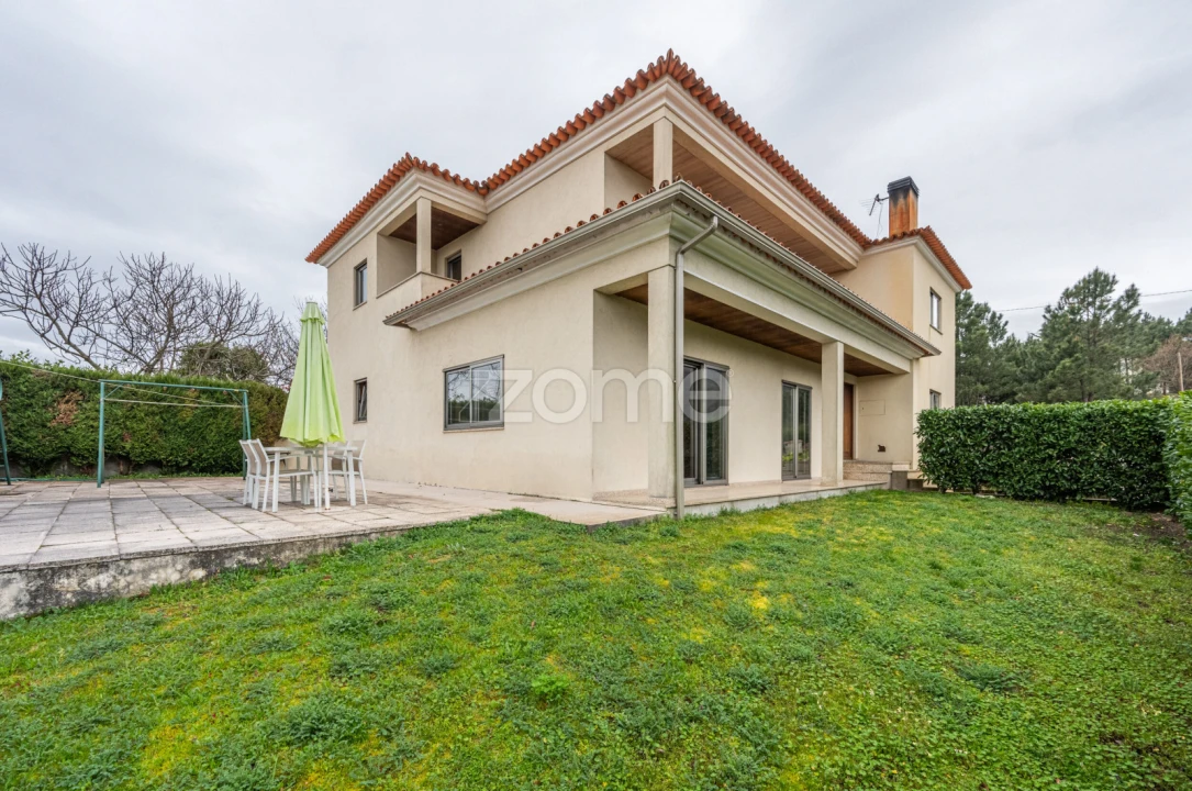 Moradia T4 para Venda em Adoufe e Vilarinho de Samardã Foto 1