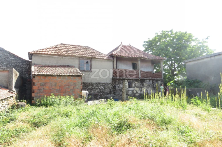 Moradia T4 para Venda em Beça Foto 8