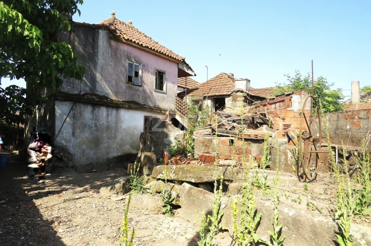 Moradia T4 para Venda em Beça Foto 14