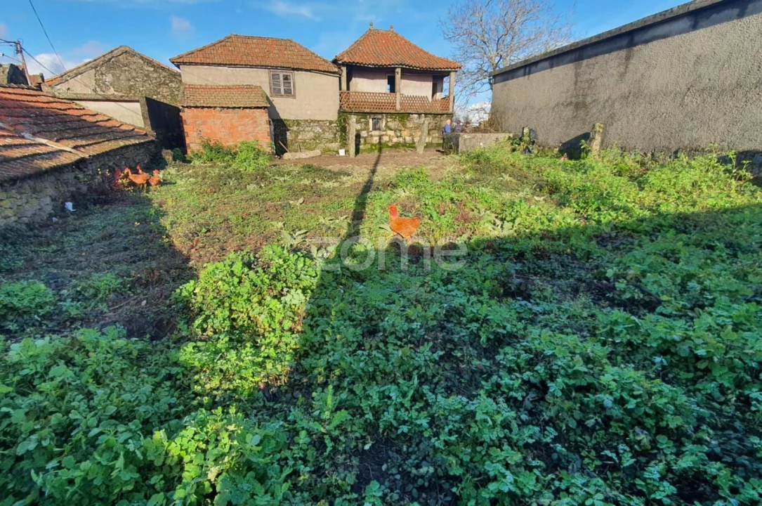 Moradia T4 para Venda em Beça Foto 12