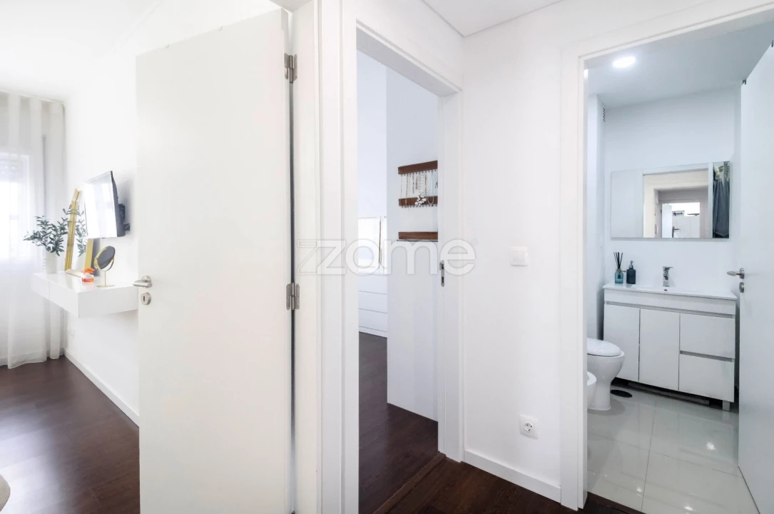 Apartamento T2 para Venda em Campo e Sobrado Foto 5