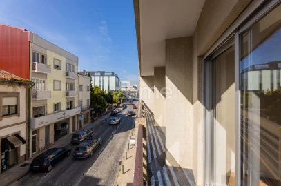 Apartamento T3 para Arrendamento em Braga (São José de São Lázaro e São João do Souto)