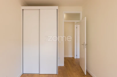 Apartamento T3 para Arrendamento em Braga (São José de São Lázaro e São João do Souto)