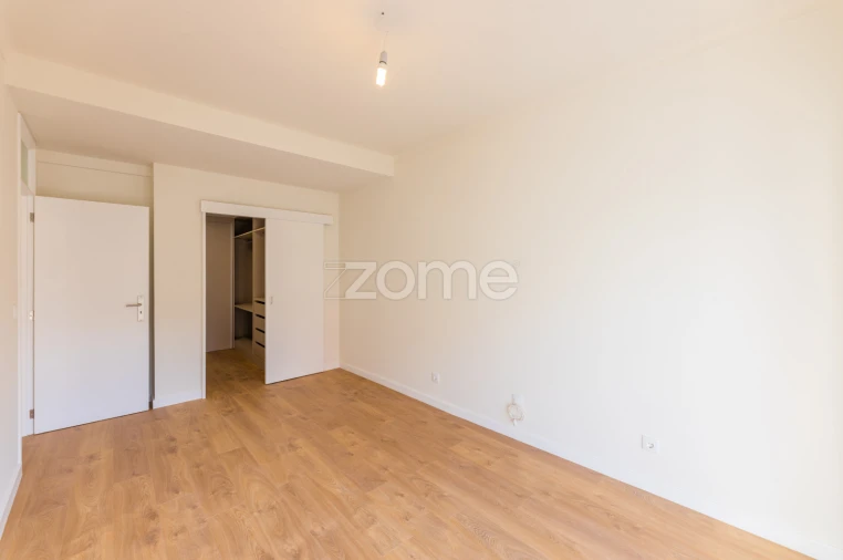 Apartamento T3 para Arrendamento em Braga (São José de São Lázaro e São João do Souto) Foto 22