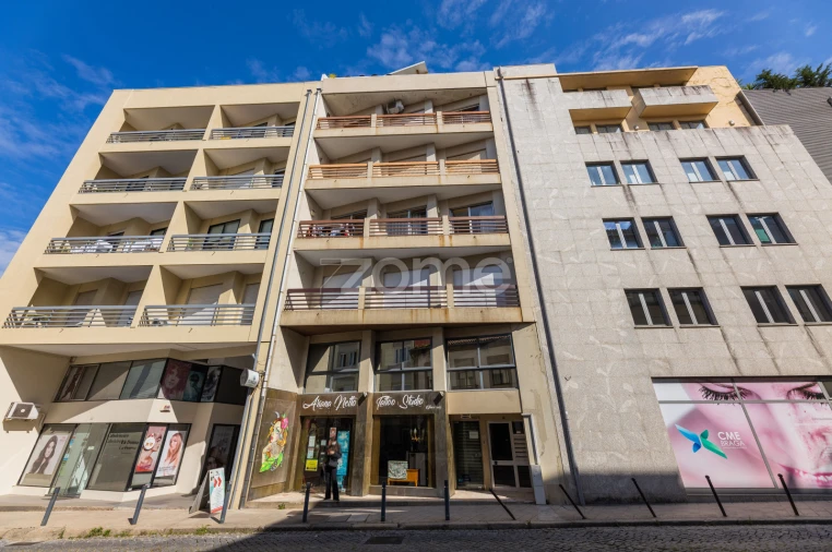 Apartamento T3 para Arrendamento em Braga (São José de São Lázaro e São João do Souto) Foto 2