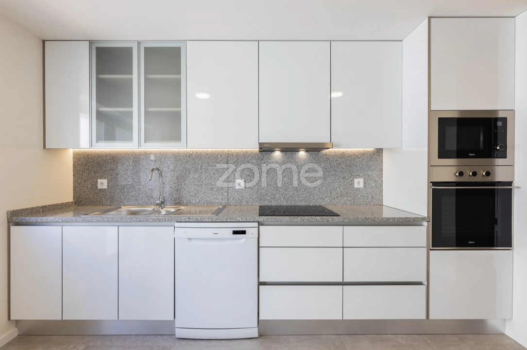 Apartamento T3 para Arrendamento em Braga (São José de São Lázaro e São João do Souto) Foto 10