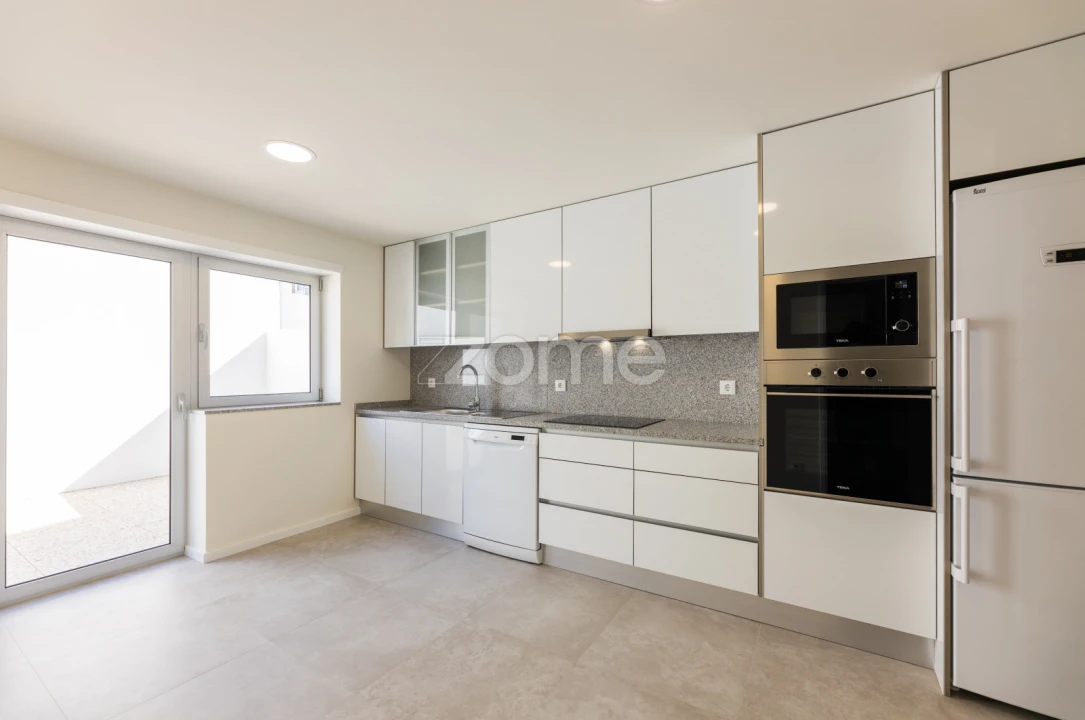 Apartamento T3 para Arrendamento em Braga (São José de São Lázaro e São João do Souto) Foto 1