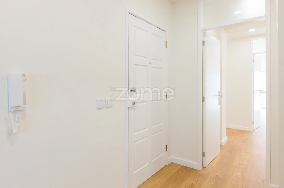 Apartamento T3 para Arrendamento em Braga (São José de São Lázaro e São João do Souto) Foto 5