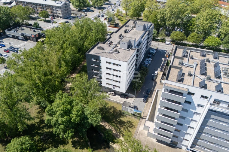 Apartamento T2 para Venda em Antas e Abade de Vermoim Foto 3