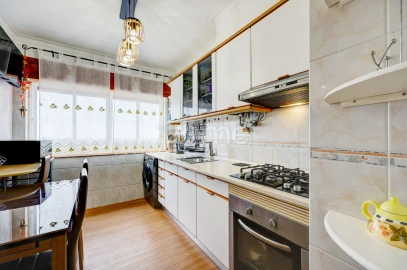 Apartamento T2 para Venda em Rio de Mouro