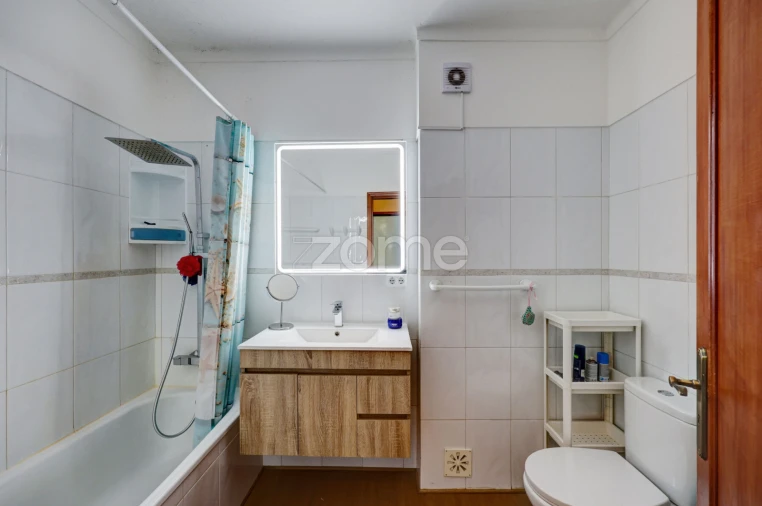 Apartamento T2 para Venda em Rio de Mouro Foto 23