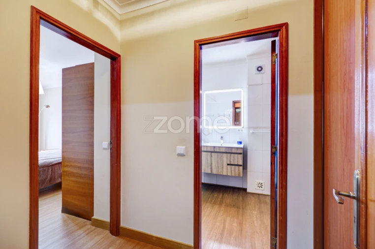 Apartamento T2 para Venda em Rio de Mouro Foto 22