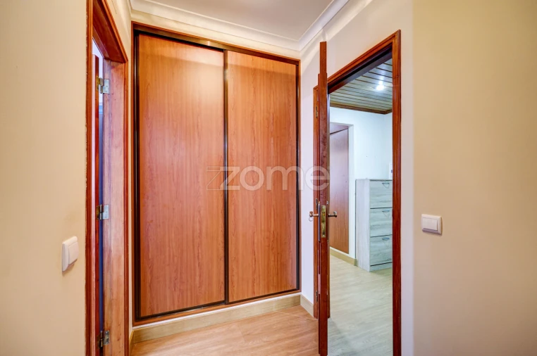 Apartamento T2 para Venda em Rio de Mouro Foto 29
