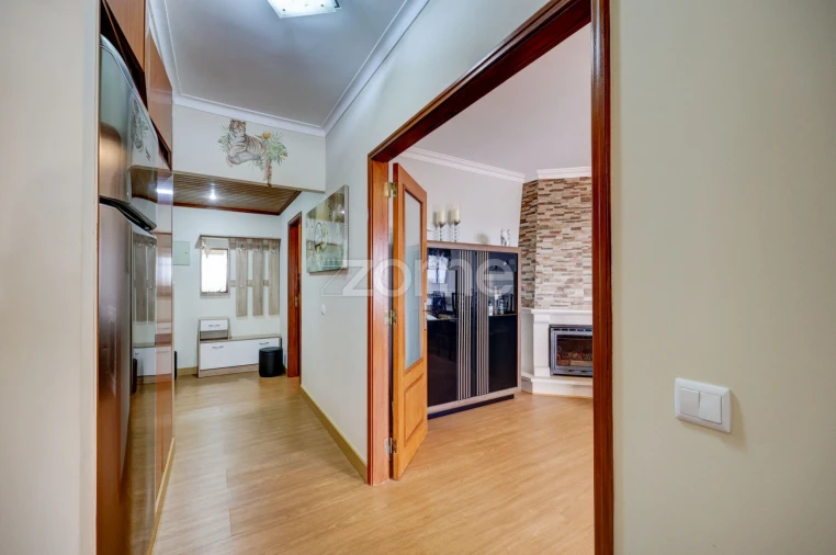 Apartamento T2 para Venda em Rio de Mouro Foto 3