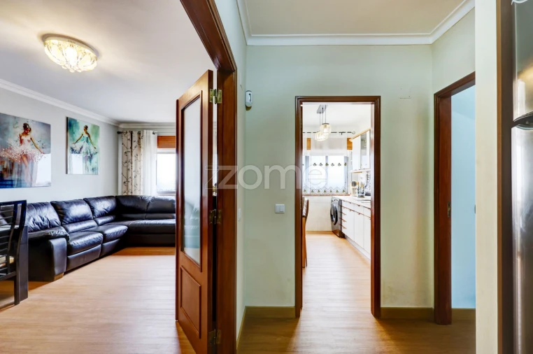 Apartamento T2 para Venda em Rio de Mouro Foto 4