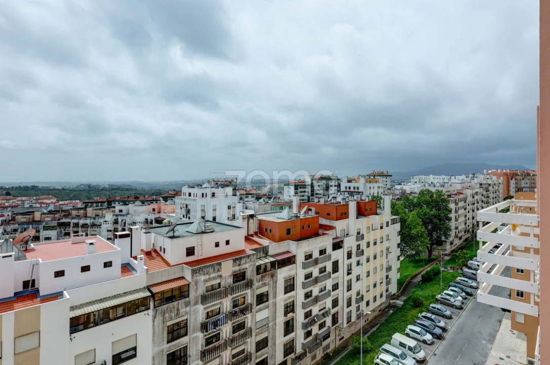 Apartamento T2 para Venda em Rio de Mouro Foto 21