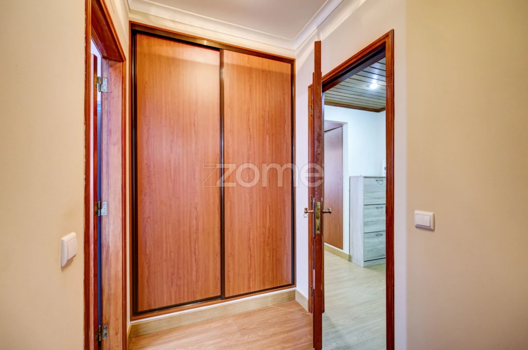 Apartamento T2 para Venda em Rio de Mouro Foto 29