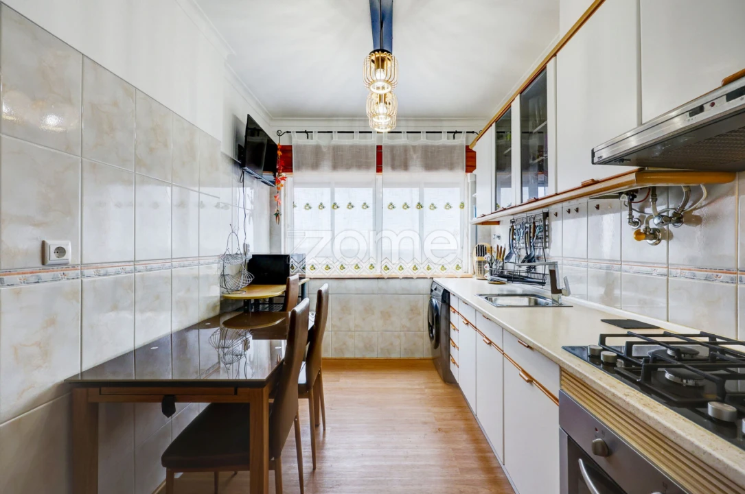 Apartamento T2 para Venda em Rio de Mouro Foto 11