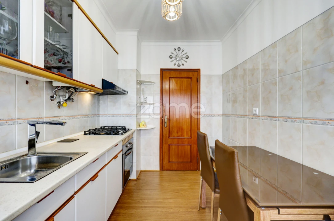 Apartamento T2 para Venda em Rio de Mouro Foto 15