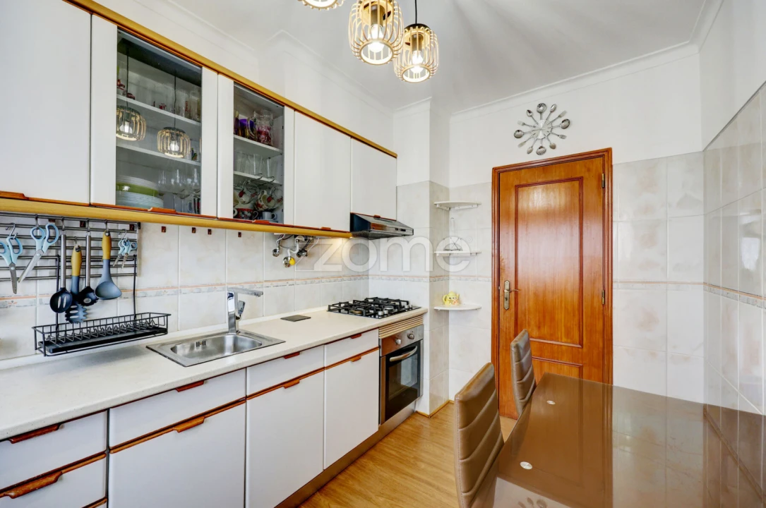 Apartamento T2 para Venda em Rio de Mouro Foto 16