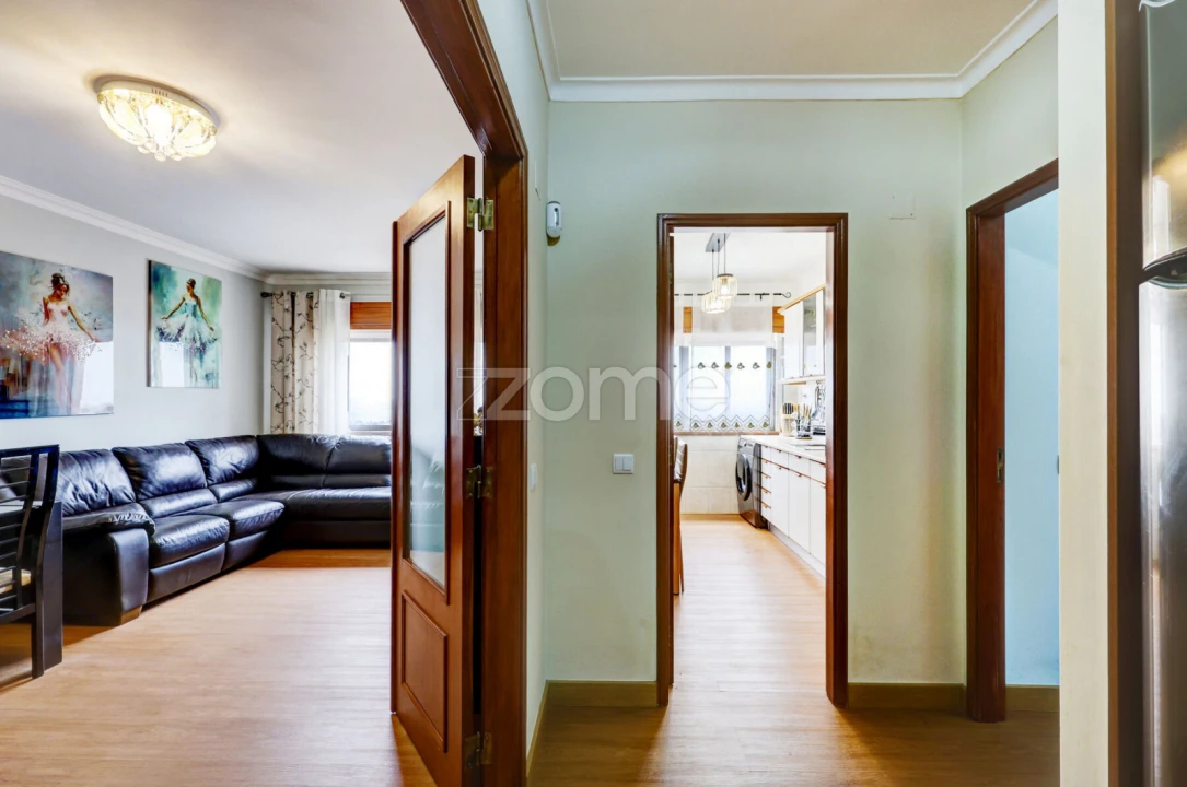 Apartamento T2 para Venda em Rio de Mouro Foto 4