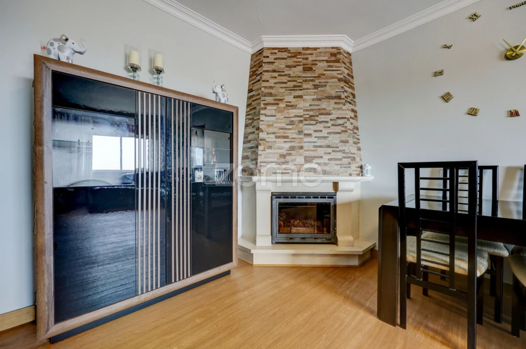 Apartamento T2 para Venda em Rio de Mouro Foto 8