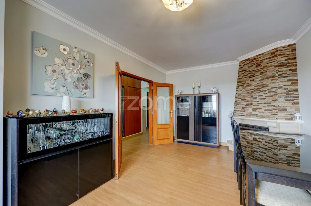 Apartamento T2 para Venda em Rio de Mouro Foto 9