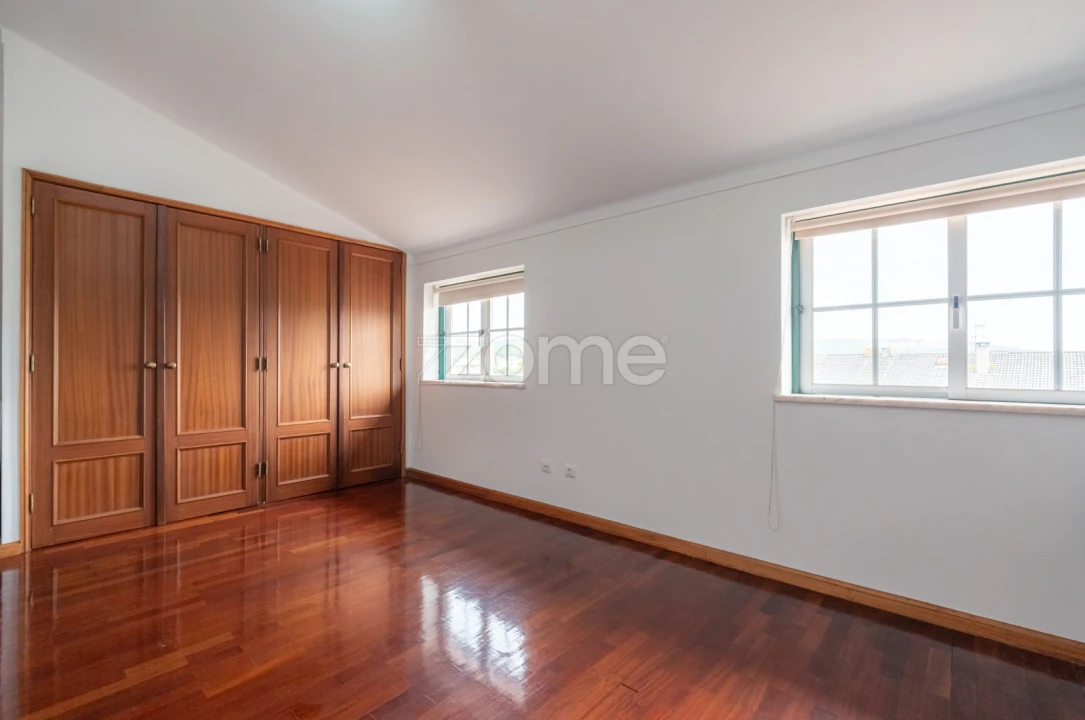 Apartamento T4 para Venda em Miranda do Corvo Foto 21