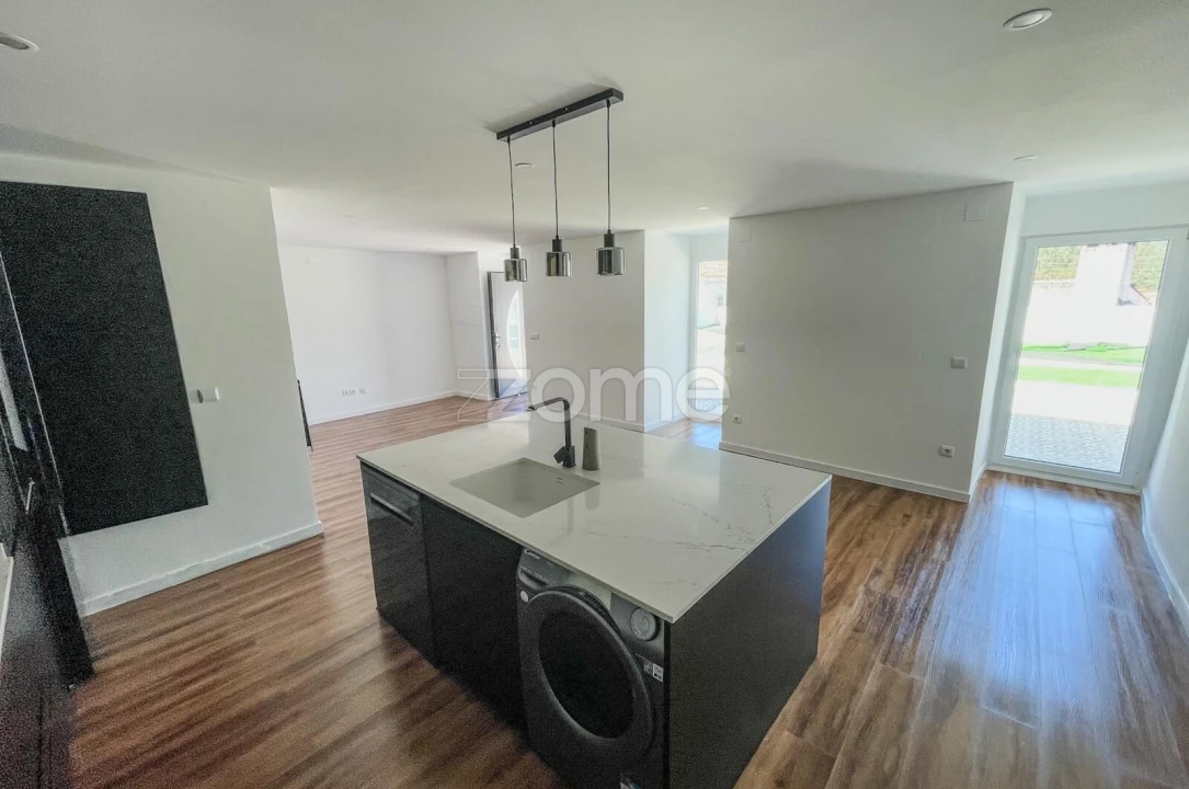 Moradia T3 para Venda em São Miguel, Santa Eufémia e Rabaçal Foto 3