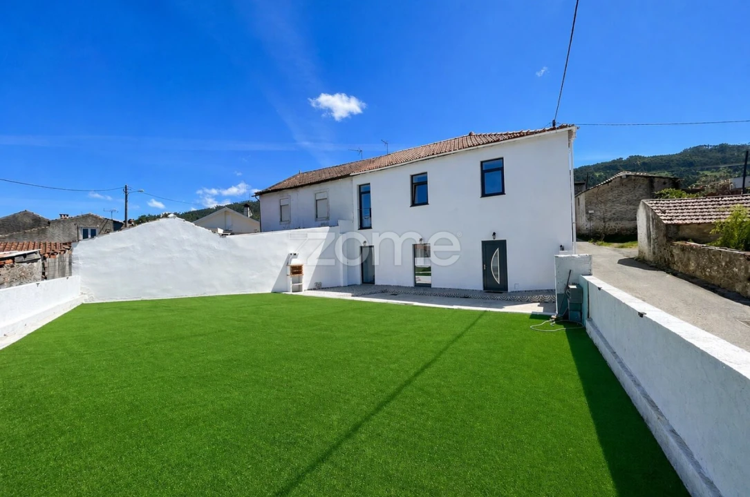 Moradia T3 para Venda em São Miguel, Santa Eufémia e Rabaçal Foto 1