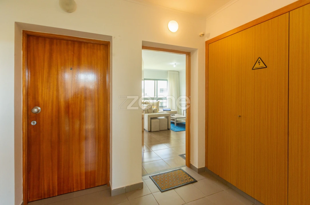 Apartamento T2 para Venda em Arrifes Foto 6