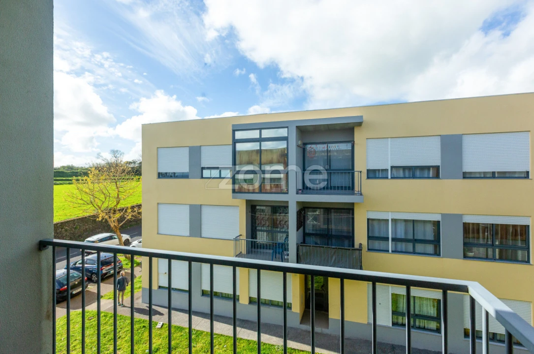 Apartamento T2 para Venda em Arrifes Foto 9