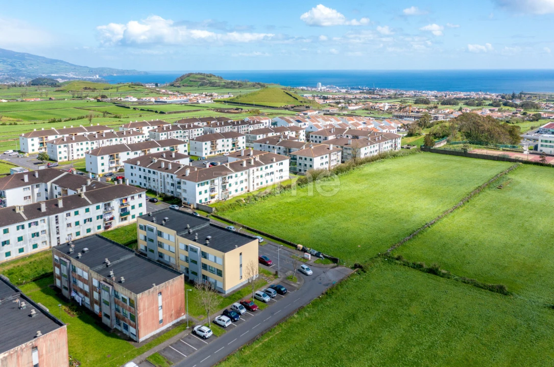 Apartamento T2 para Venda em Arrifes Foto 25