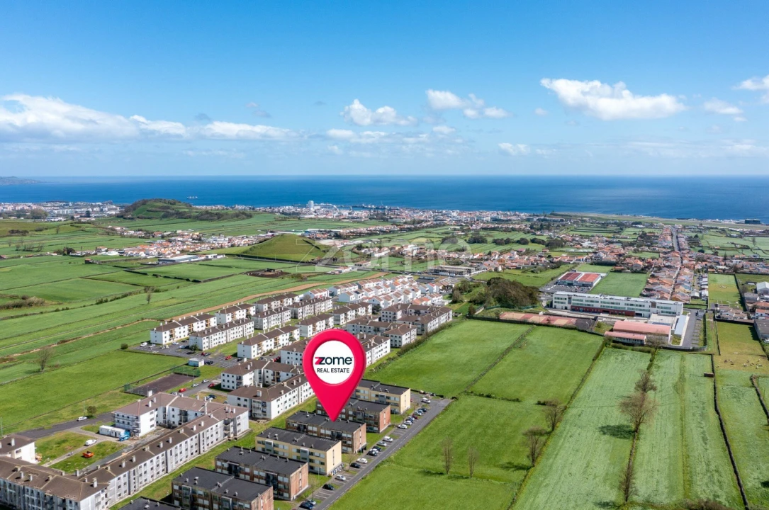 Apartamento T2 para Venda em Arrifes Foto 1