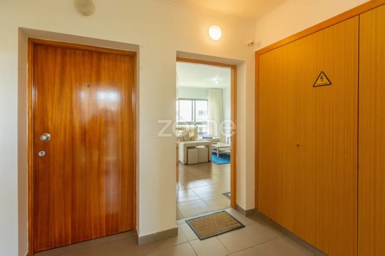 Apartamento T2 para Venda em Arrifes Foto 6