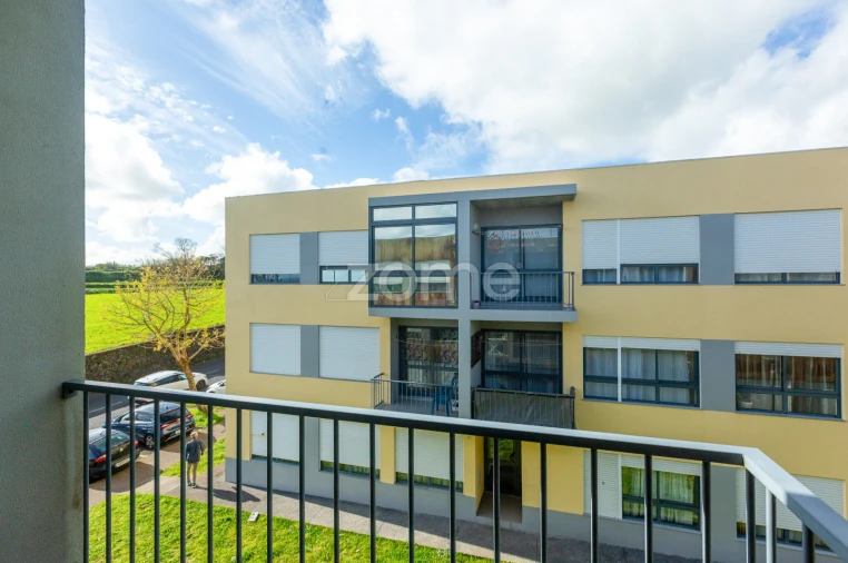 Apartamento T2 para Venda em Arrifes Foto 9