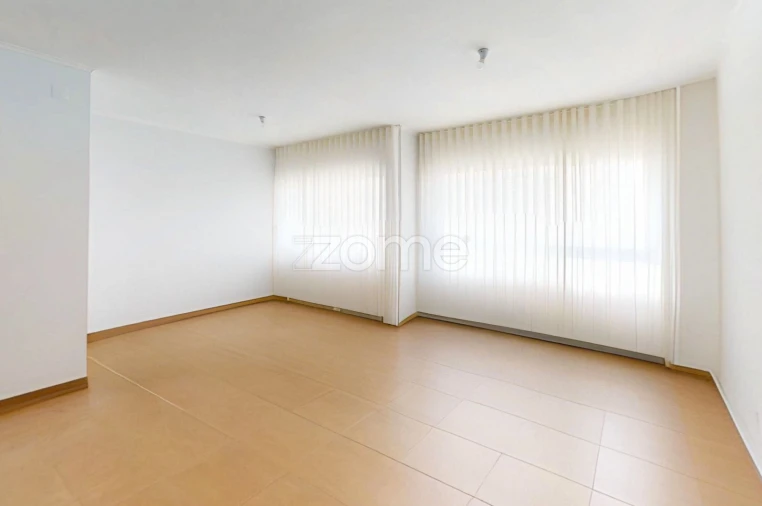 Apartamento T2 para Venda em Arrifes Foto 13