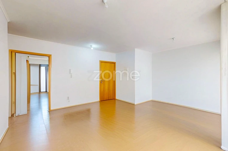 Apartamento T2 para Venda em Arrifes Foto 15